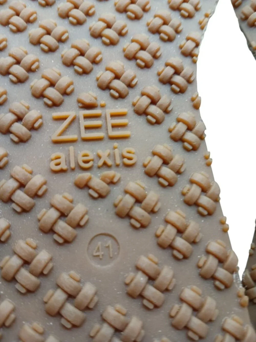 Zee Alexis zee alexis